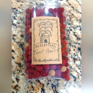 Gatherings Sweet Heart Potpourri - Red and Gold